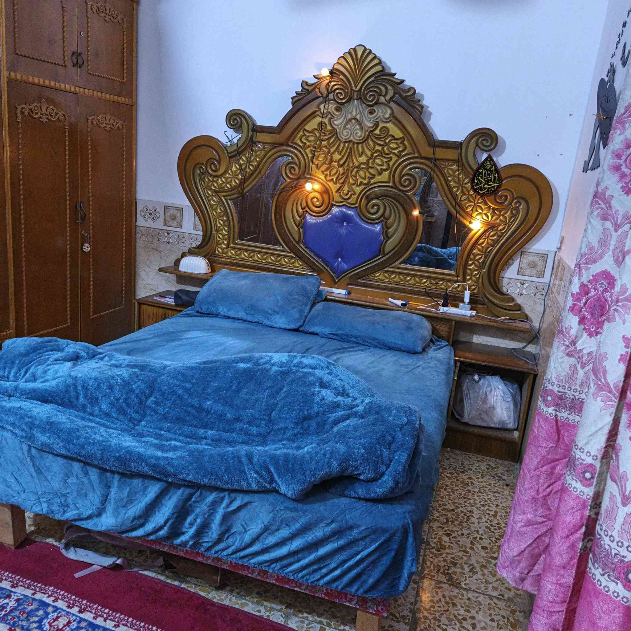 سلام عليكم
غراض بيت لبيع 
مغاسل ٢ وكيزر 
واكو ميوز المنيوم ابعيهن كلهن سويه 
***********
