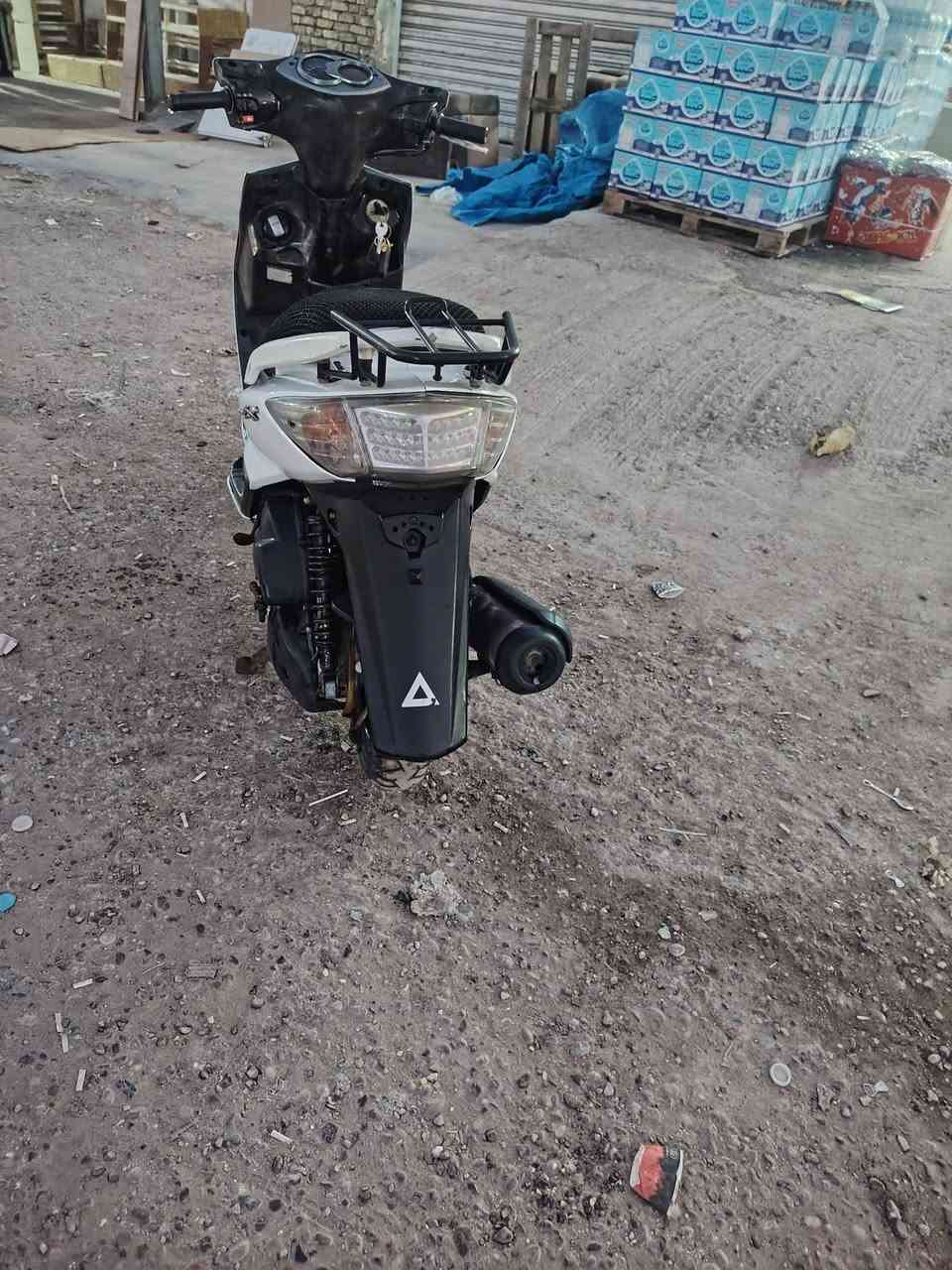 السلام عليكم
سكنس فحل ياباني صار ٣شهر نازلة رمبة
سعر مليون *********** رقمي
دراجة كاملة اي نقص مابيهة
مكينة جديدة طابوكة برغي ما مفتوح بيهة
