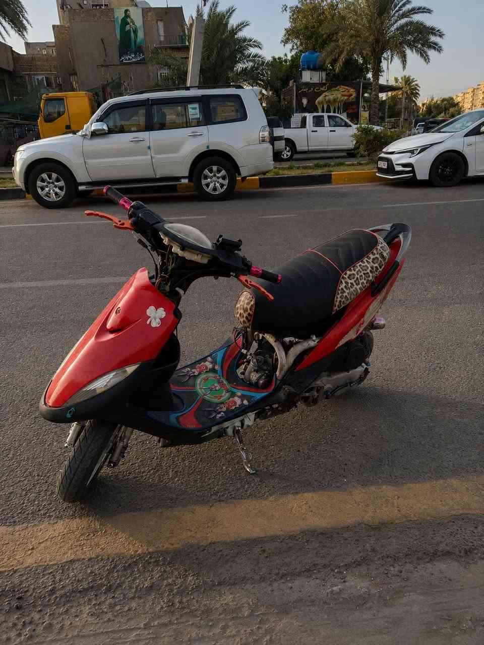 🛵 للبيع دراجة ماكس عدله 🛵
السلام عليكم، للبيع دراجة ماكس عدله بحالة طيبة جدًا، استخدام شخصي ومحافظ عليها. الدراجة تشتغل من أول هندر ومحركها ممتاز جدًا، وما بيها أي عطل أو مشكلة، وجاهزة للاستخدام اليومي والمشاوير بدون أي تعب.
🔧 الإضافات الموجودة بيها: • وياله رياضي. • استاند رياضي. • دبل امامي رياضي. • دبل خلفي رياضي. • كاعيه موشمه. • كشن موشم. • بوشه 55. • كلجات بلاديات تفصيخ. • قبضات يد رياضيه. • يدات بريك رياضيه. • الشاصي لون ابيض.
✨ مواصفات الدراجة: • النوع: ماكس عدله. • حاله المحرك: ممتاز جدًا. • العداد: 120. • ما تحتاج اي مصروف، بس تركب وتمشي. • شكلها مرتب وملفت، والفحص خير دليل.
💰 السعر: 500. 📍 الموقع: بغداد - الحريه.
📞 للتواصل على الرقم: *********** 
البيع للجادين فقط، واللي عنده نيه شراء يجي يشوف الدراجه على الطبيعه، والفحص خير دليل.
