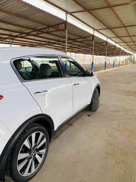 آللهم صلِ على محمد وآل محمد 
سبورتج 2017 خليجي
رقم قادسيه دولي
مكينه 2000 
بانوراما 
زراك لايت
كشنات جلد 
فول تحكم ستيرن 
مثبت سرعه 
ويل كروم 
حساس خلفي 
كامره 
ماشيه 125 الف حقيقي 
سياره جديده بمعنى الكلمه 
حداديه جديده 
كير مكينه كفاله 
كفاله السياره عده ملاحظتين بسيطه مأشرات بالصور 
السعر 177 
للاستفسار 
***********
