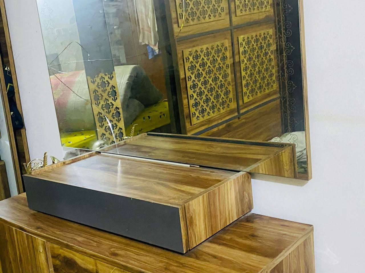 السلام عليكم عندي غرفه تركيه للبيع ٧ قطع ٣٠٠ وبيه مجال مكاني حي الجهاد الملحانيه


**إذا كنت صاحب هذا الإعلان وتريد حذفه لأي سبب، رجاءا أرسل رسالة إلى الدعم الفني**