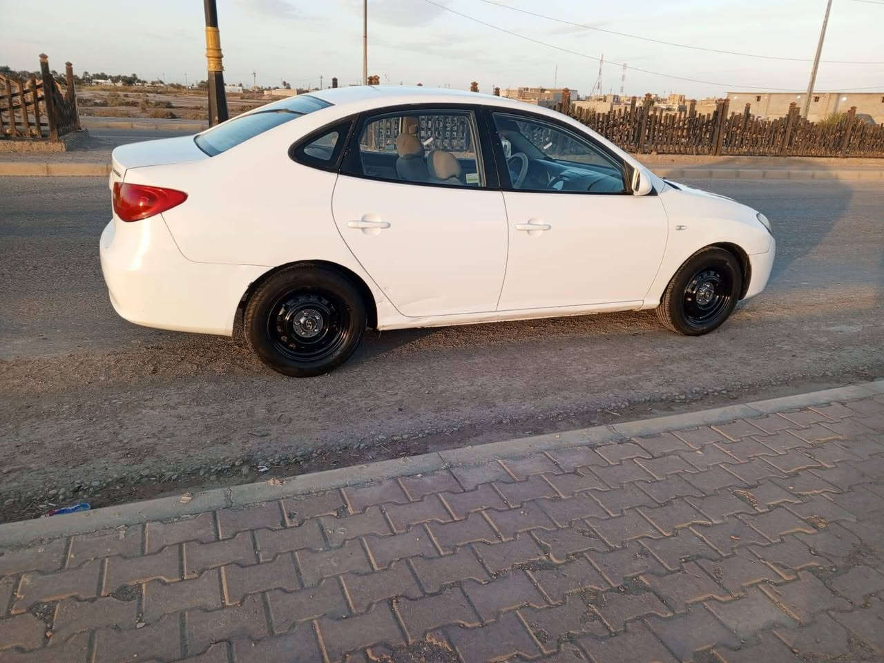 سلام عليكم لنتره لبيع موديل 2010 سياره بيه صبغ قطعتين باب وجاملغ باقي كفاله سياره حلوة مرتبه رقم جديد وسنويه جديده رقم ميسان راعيه بميسان سعر 105 وبيه مجال تصال على رقم ***********
