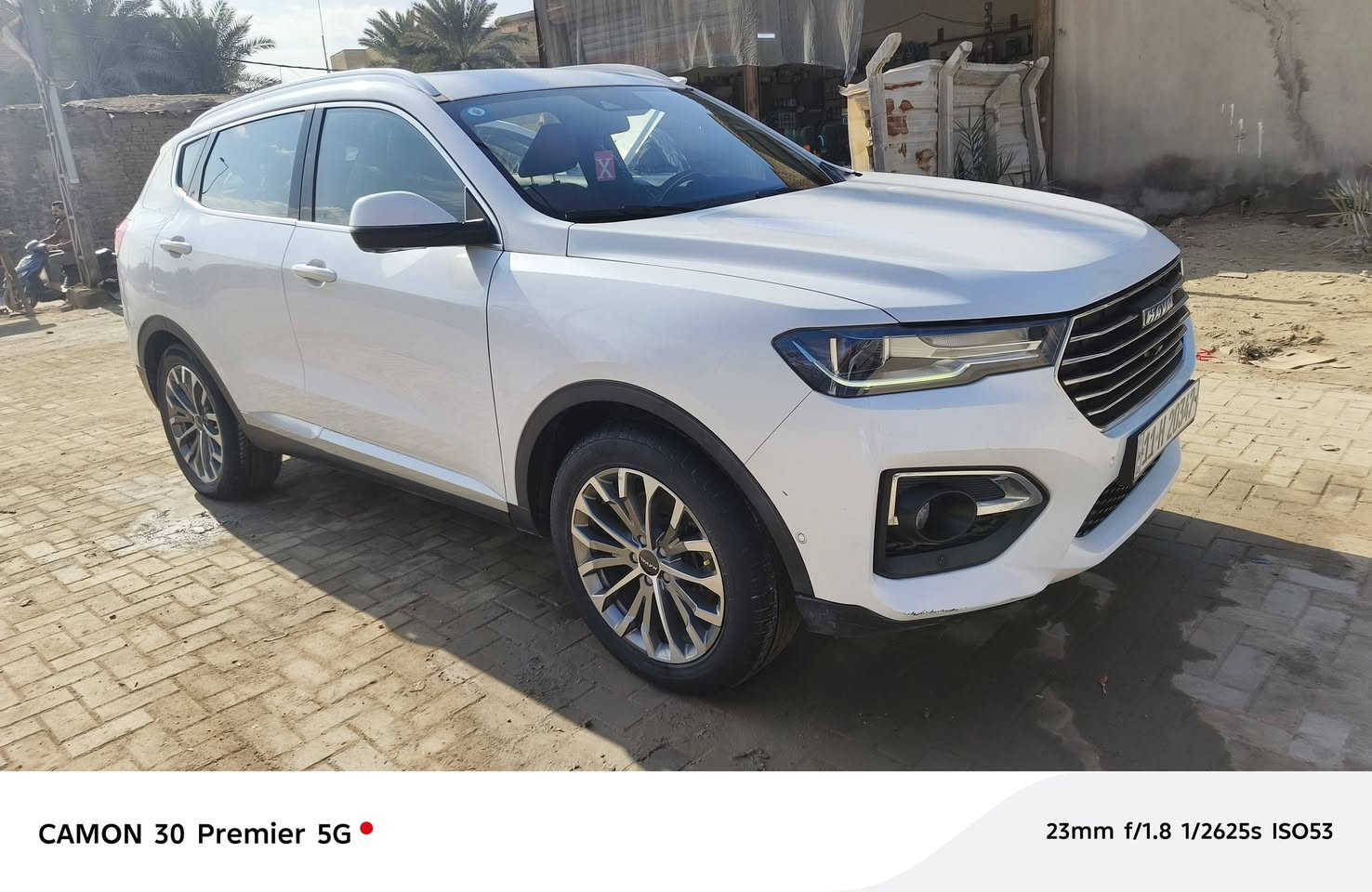 السلام عليكم
سيارة هافال H6 موديل 2021 

فول مواصفات 

بانوراما 

دواخل لون مميز 

وكشنات جلد 

وتحكم ستيرن 

وكامره دواره 

ومودات قياده 

شاشة كار بلي 

السياره مكفول كفاله عامه 

عداد المسافة  100 الف 

مكان السيارة النجف الأشرف

السعر 145$ وبيها مجال 

للتواصل : ***********
