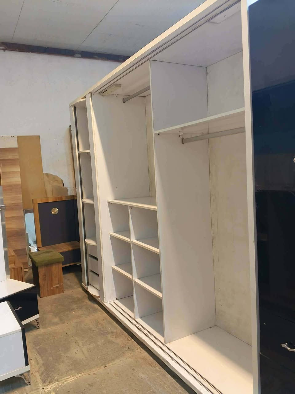 غرفه نوم تركي 🇹🇷🔥 
مستخدم كنتور سلايت 
7قطع نضافة 95 💯 
سعر450مع شد ونقل مجاني محافظات كروه🚛🧑‍🔧


**إذا كنت صاحب هذا الإعلان وتريد حذفه لأي سبب، رجاءا أرسل رسالة إلى الدعم الفني**