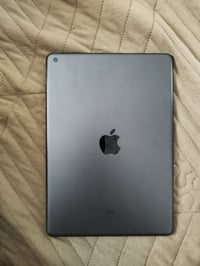 مرحباً متوفر ايباد 9 نظيف اخو الجديد ذاكرة 256 السعر 325 بيها بصيط رقم...