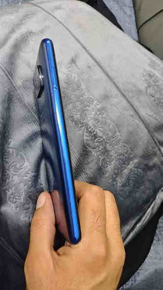 للبيع جهاز Poco X3 نظيف الذاكرة 256GB مع كامل ملحقاته بس كارتونته لا توجد السعر 240 
***********
