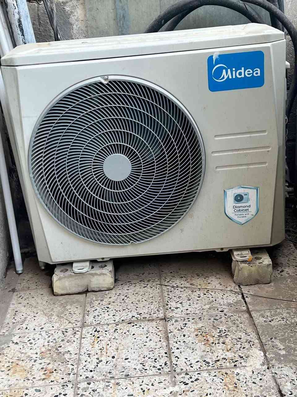 سلام عليكم سبلت ثلاثه طن نضيف كلش كمبريسر محترك فقط داخليه وخارجيه وبواري السعر النهائي400
مكاني بغداد *********** 
سلام عليكم سبلت ثلاثه طن نضيف كلش كمبريسر محترك فقط داخليه وخارجيه وبواري السعر النهائي400
