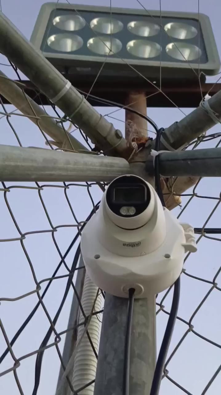 اللهم صلي على محمد وال محمد 
تم تنصيب منظومة كامرات 5 ميكا من نوع دهوا الى ملعب الحويش الرياضي ( منظومة VAR )
مكتب العدسة الحديثة 
تجهيز -تنصيب -صيانة 
الاول دائما 
للاستفسار 
 *********** م.علي
