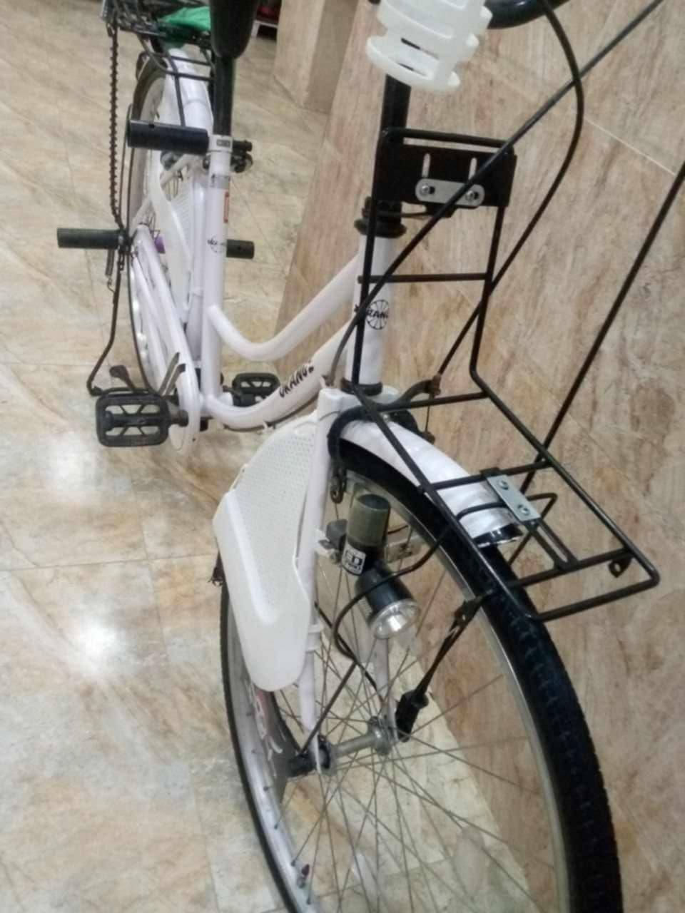 سلام عليكم بايسكل البيع نضافه 90/100 مكفول هوه وغراضه مكاني نجف سعر 135 وبي مجال  رقم وتساب ***********
