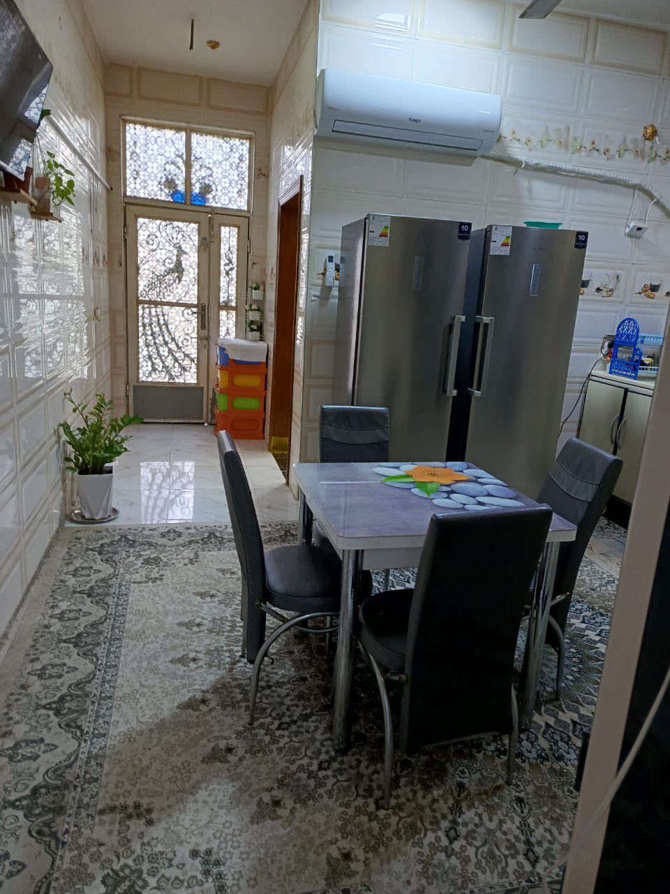 دار سكن للبيع منطقة ٣٦ مجاور معمل المرور 
مساحة ١٥٠ متر طابقين 
طابق ارضي غرفة واحده وصالة واستقبال. ومطبخ وصحيات 
طابق الأول غرفتين وصاله.وصحيات 
بناء جديد مرتب

رقم الأول ‭٠٧٨٠ ٨١١ ٩٧٦٣‬
رقم ثاني ***********

المكتب السماوة اسكان مقابل صيدلية رواد
