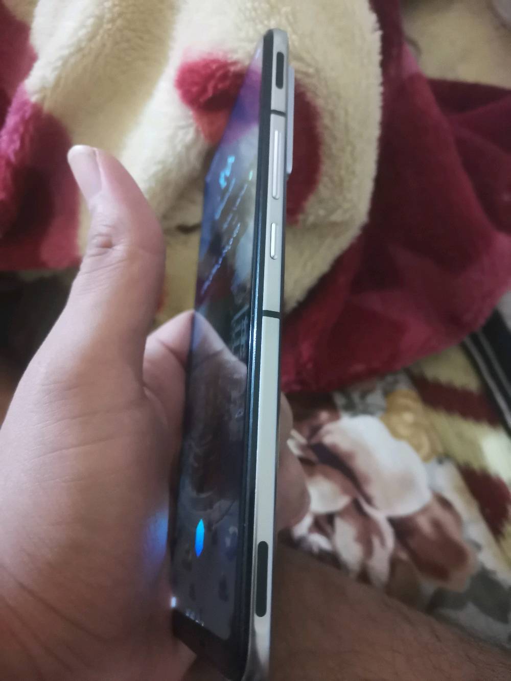 ريد مجك 6rللبيع مكاني بغداد الحسنية 
90فريم ببجي بي شفتات جهاز نضيف نضافتة فول سلاسة فول رقمي***********