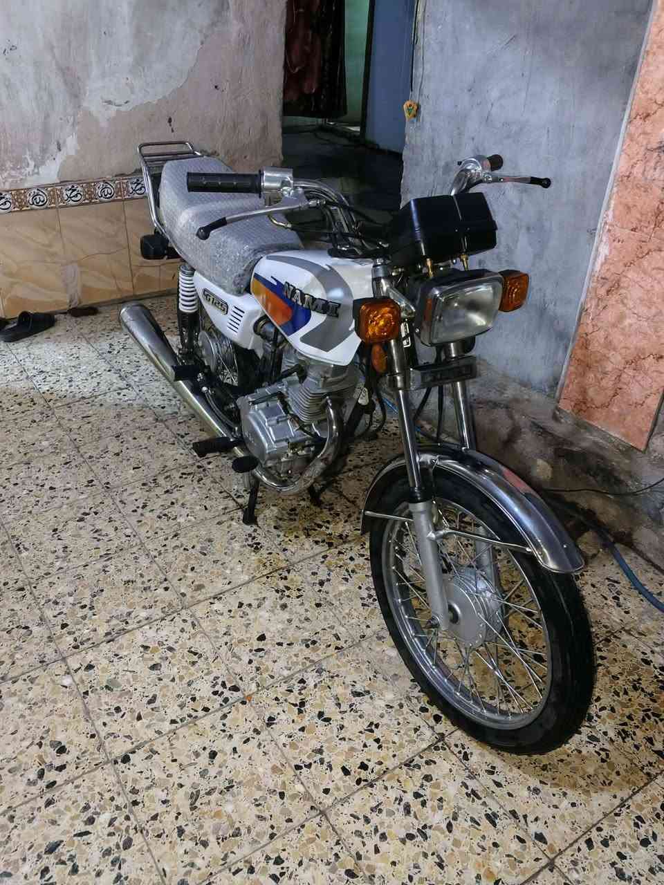 سلام وعليكم دراجه البيع  اصل اوراق اوراق دراجه شركه صدر جديد صالي 3اشهر مطلعه وكيل من كرار بعده نضيفه مال شركه  سعر 950وبيه مجال الشراي ستفسار اتصال عل ***********
