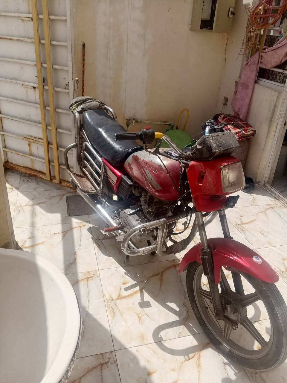 دراجه فيومي نضيفه شغاله كهربائيات سلف هندر محرك نضيف جاهزه من كلشي السعر 300وبيه مجال مديل 14
العنوان الحولي قربى مستشفى الكفيل الاتصال ***********
