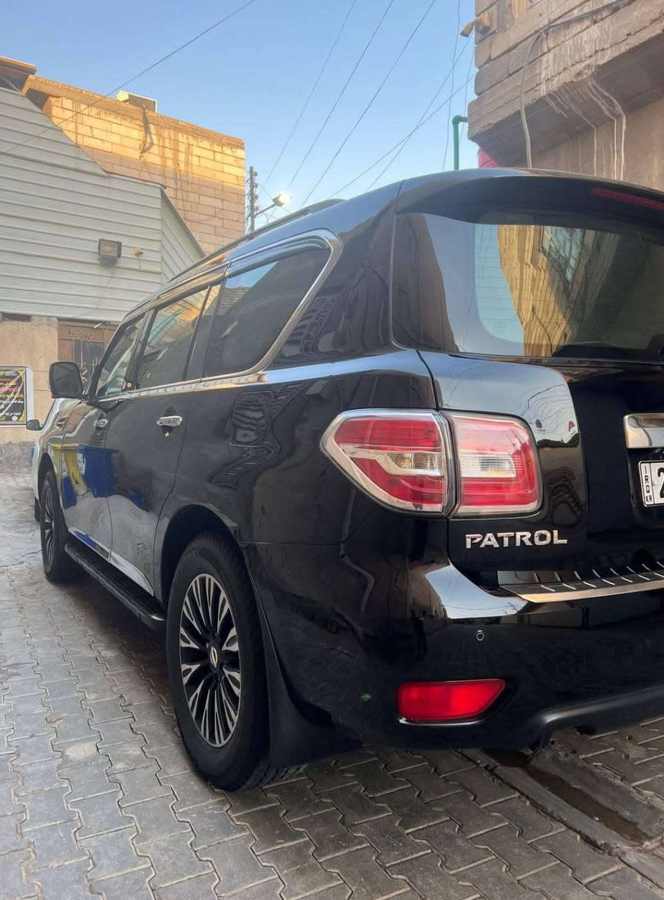 سلام عليكم نيسان باترول سيف العرب موديل 2012 خليجي فول 1/1 رقم سليمانيه تحويل مباشر مواصفاته بلاتينيوم فول معرفه مواصفات 5600 مكينه الجيبره رادارات حساسات فول كامرات كشنات جلد فتحه سقف فول للخير مكان السياره بغداد بيها قطعتين صبغ   خير من الله سياره حلوه ونضيفه مكفوله كير مكينه صدر تبريد ثلج تتفه شغاله خزن ميموري تحكم سترين هوا مواصفات *********** واتساب موجود
