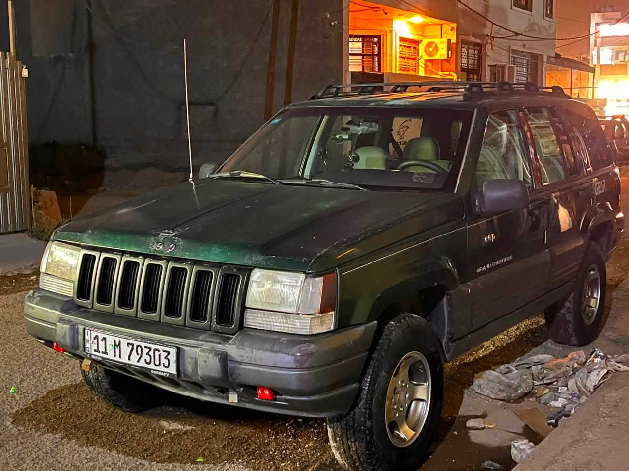 جيب شيروكي 1997 نضيفه كلش
وتبريد ثلاجه 
السياره بغداد الماني هزة جديده وباسمي ثاني يوم تحويل 
رايدهة 46 وبيهة مجال بسيط حك الجية 
مكاني بغداد الشعلة  ***********

