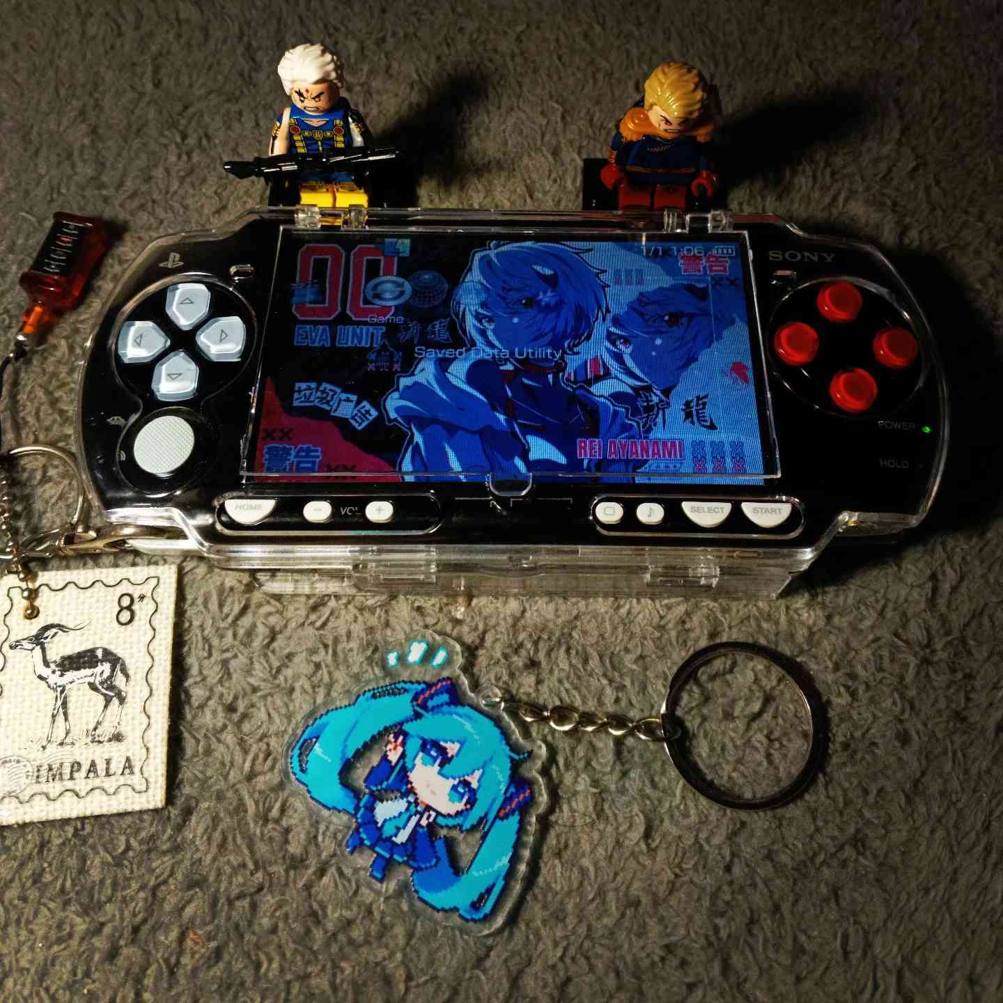 PSP 2000 Custom build (Blue Red)
💙❤️

 Modded  📍
Charger included 📍
clear case include 📍
condition 90%
Free keychain 
(games depends on the customer)

 الف price : 120 IQD 📍السعر

تنزيل العاب حسب الطلب 
جهاز كامل 

توصيل جميع محافظات العراق 📦📍 
delivery to all over iraq 📦📍


**إذا كنت صاحب هذا الإعلان وتريد حذفه لأي سبب، رجاءا أرسل رسالة إلى الدعم الفني**