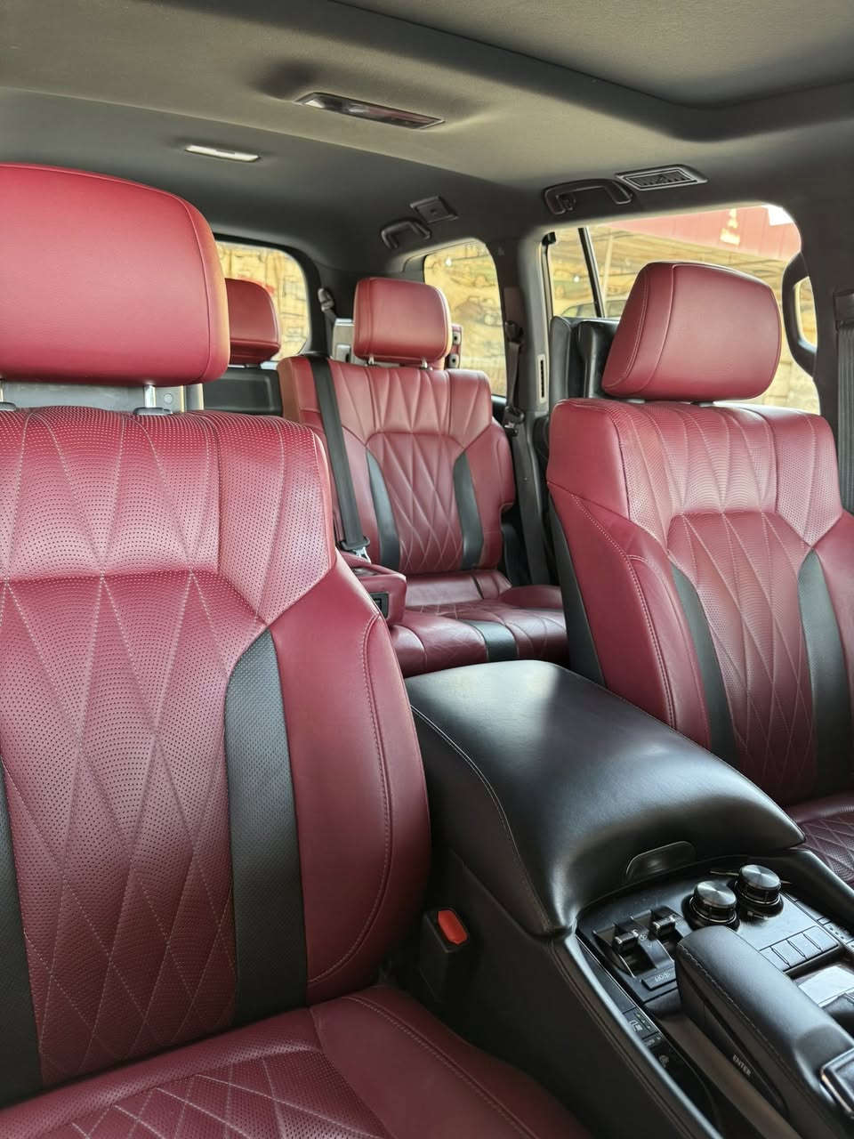 لكزس للبيع موديل 2019  كورو اصل بلاك ادشن اعلى فئه بل لكزس كفاله عامه ماشيه85 الف داخل احمر رقم اربيل تحويل مباشر السياره كلش حلوه بل واقص احلا من الصور السعر 810 قابل لتفاوض لل استفسار لاتصال على الرقم ***********
