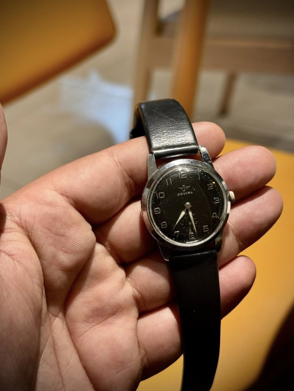 ️ ساعة JOVIAL (جوفيال) سويسرية
إنتاج الستينات (Vintage 1960s)
نصب تكويك 
سنتر ثواني (ثواني وسط)
مينا أسود مميز وكلاسيك
21 حجر 
القطر: 34 ملم
الحالة: نظيفة جداً
التوقيت: مضبوط 100%
السعر: 100 دولار نهائي


**إذا كنت صاحب هذا الإعلان وتريد حذفه لأي سبب، رجاءا أرسل رسالة إلى الدعم الفني**