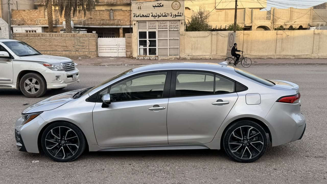 السلام عليكم
كورلا 22 SE امريكي

رقم بغداد

مواصفات رياضية 

ويل كب حجم 18

محرك 2000

كير 6 نمر CVT  

تحكم ستيرن 

اشاير بالمري

فول حساسات 

رادار ، مانع تصادم 

وبقية المواصفات المعروفه 

ماشيه 53،000 كيلو

حادثها جاملغ وبنيد جهة العبري بدون دواخل 

السعر 140 بيها مجال للشراي

التواصل ( *********** واتساب/ اتصال )
