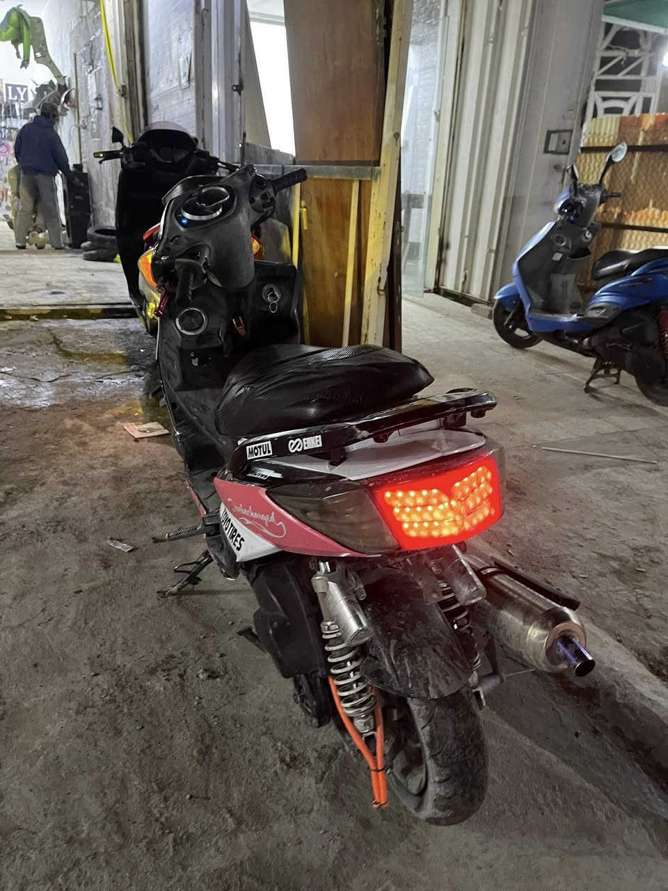 سكنس مزود فحل ياباني بوشه 58.5 صدر GMS دبل GMS صالنصه بوري عدل دراجه خير من الله السعر 800 وبيه مجال عنواني بغداد الشعب ***********
