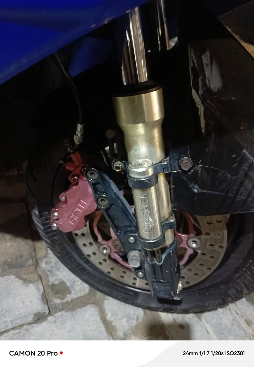 سلام عليكم دراجه سكنس فحل كابريتر صدرها مزود فول شغاله بيها شيال رياضي وستان صفح رياضي كهربياتها كلها شغاله نقصها بس كابريتر  لأن بيها شوي تعبان سعر 650 مكان بغداد لاعضميه 
***********
