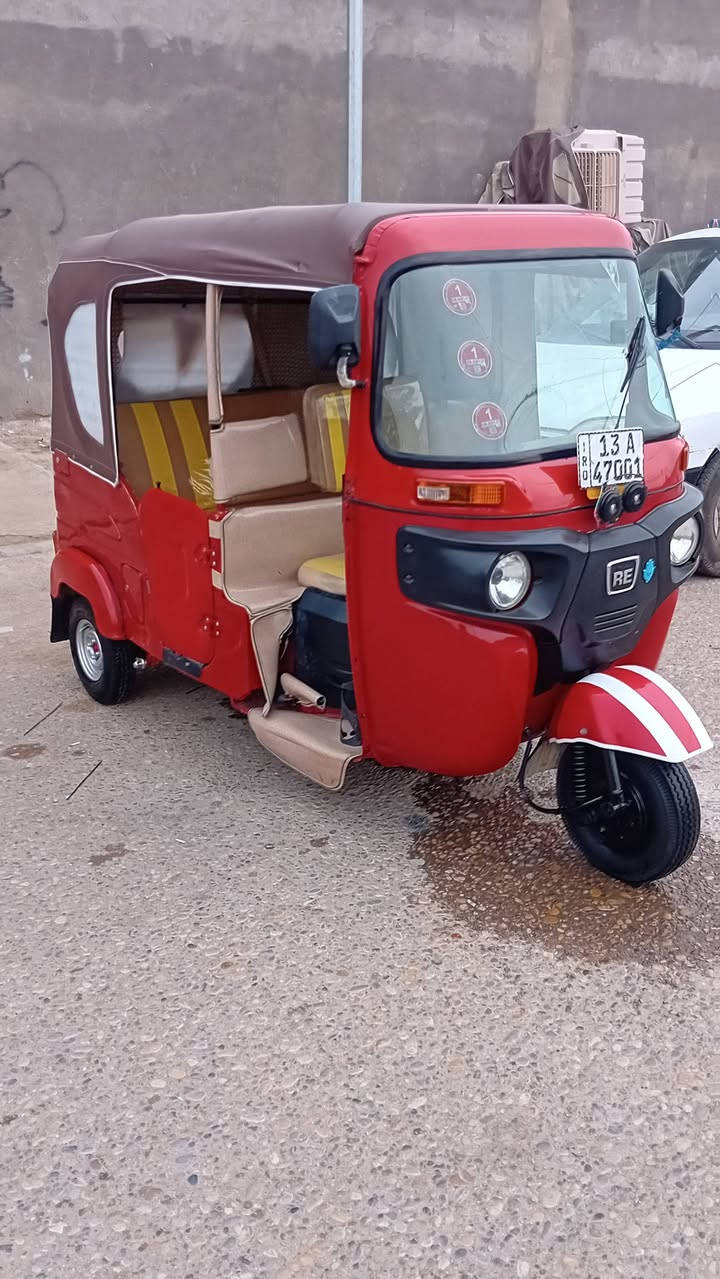 تكتك فراش دوشمه مسجل مضغم تاير جبلي 

تكتك مال جناي وجديده 

مكينه لاتنقيص لاتبخير 

المكان المجر الكبير 

السعر ٨ ونص وبيها مجال للشراي 

الاستفسار ‎0781 451 5169
