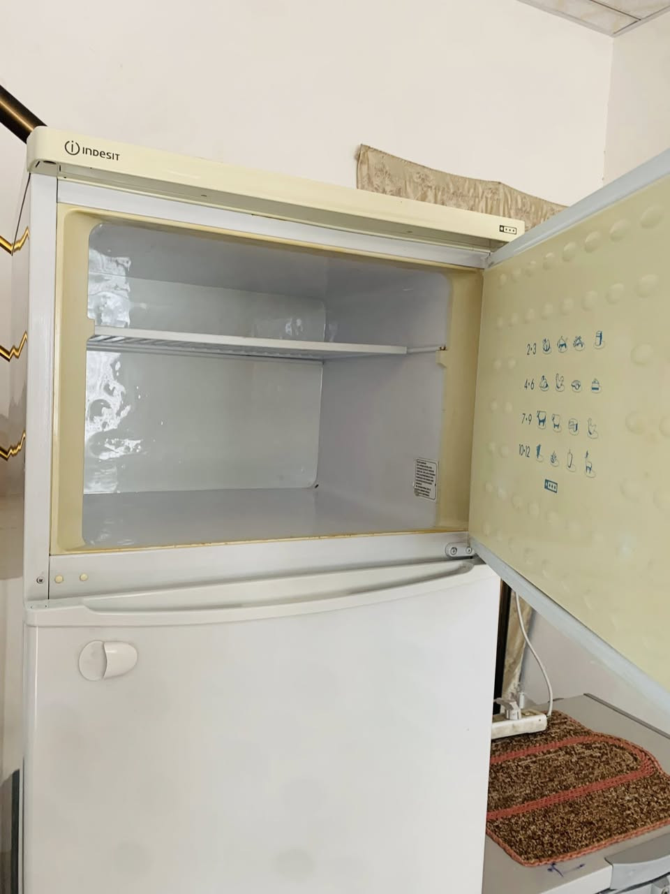 سلام عليكم ثلاجه للبيع نضيفه مابيهه اي عطل ولاخياس ولا اي شي بعدهي جديده السعر 150 الف مكاني اربيل كسنزان يم مجدي لاند للاستفسار ***********
