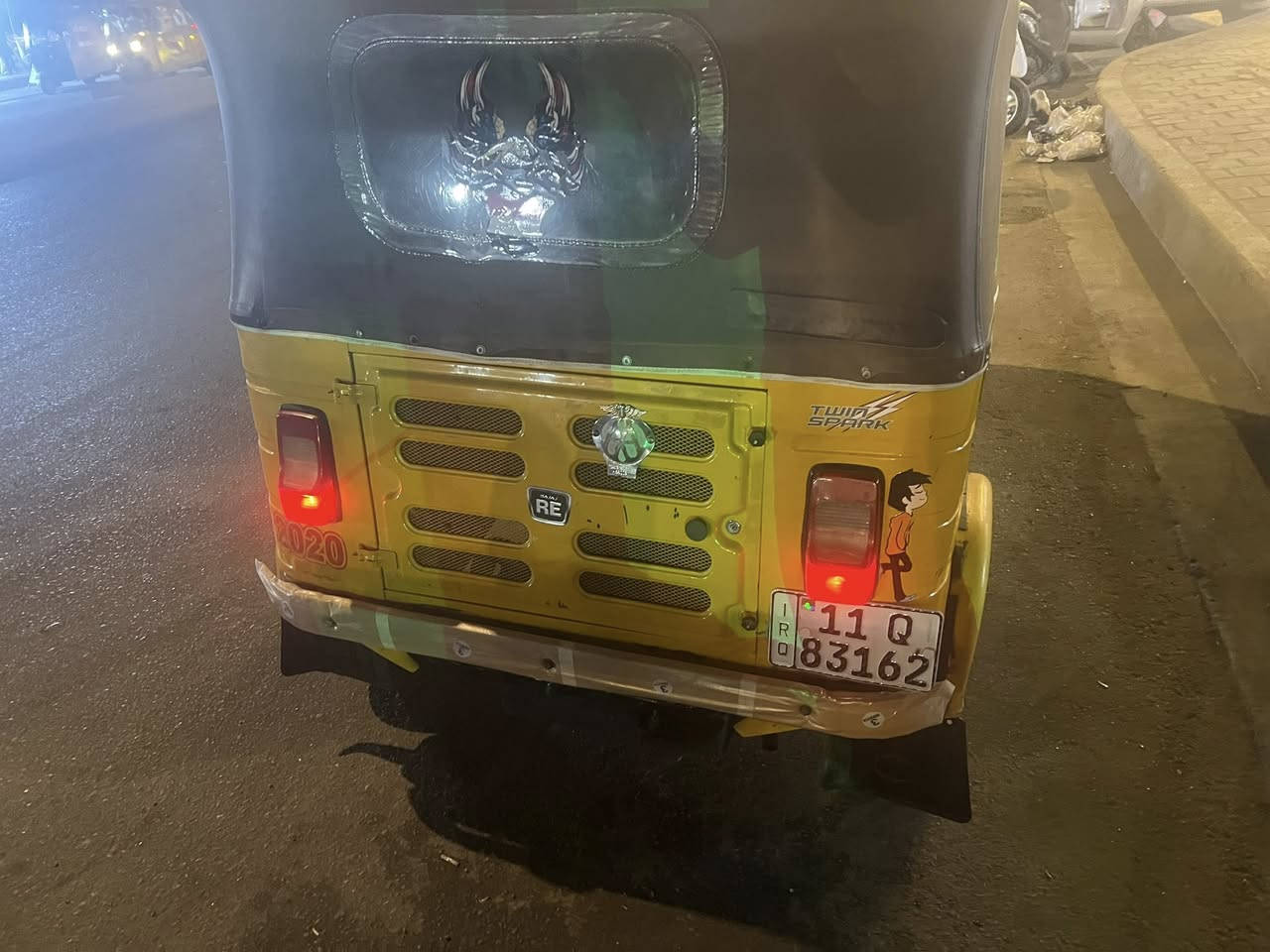 سلام عليكم تكتك 2019 شهر 12 مكفوله من الصبغ بيها هاي الطخات مكينه لاتنقص ولا تبخر السعر. 6و100وبيها مجال مكاني مدينه الصدر لاستفسارا ***********
