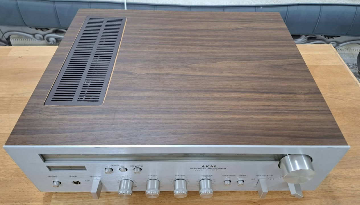 امبلفاير ياباني ماركة : AKAI AA-1020
سلڤر + صاج
4 سماعات
راديو : AM / FM
انتاج : 1976
الابعاد : الارتفاع 14 سم و العرض 44 سم و العمق 35 سم
السعر : 300 الف مع التوصيل


**إذا كنت صاحب هذا الإعلان وتريد حذفه لأي سبب، رجاءا أرسل رسالة إلى الدعم الفني**