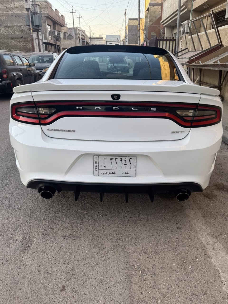 السلام عليكم للبيع جارجر  وراد كندي فول عدا الفتحه
موديل SXT 15
محدثه تحديث كامل يم مركز TNT
غراضها الاصليه موجوده. بنيد + دعاميات +دواسات
السياره بدون حادث  بدون ايرباك   سياره جديده  بيها طخه باب الامامي الايمن فقط 
لايت زنون  كشنات حضن جلد تدفئه شاشه جبيره بلاديه 
ماشيه 77ميل حقيقي  سياره ممشتغله خط ابد
تشغيل عند بعد  وياها  قاعده فيت بم اصليه وفلتر مساعد حتياط 
دبل بصمه سياره متصرف عليها دينار
السعر ١٩٣ 
***********
‎سياره بااسمي مابيها نقص  مكاني بغداد
