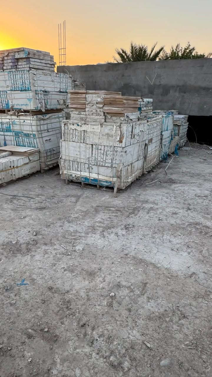 السلام عليكم 
متوفر لدينا سيراميك هندي فضلات (فقط جداري)
البصرة_قضاء المدينة
للتواصل ***********
