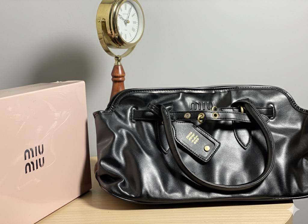 حقائب ماستر كواليتي 
بسعر جداً مناسب 
كامل الملحقات و العلبة 
يوجد توصيل لجميع محافظات العراق
التواصل واتس اب ***********
