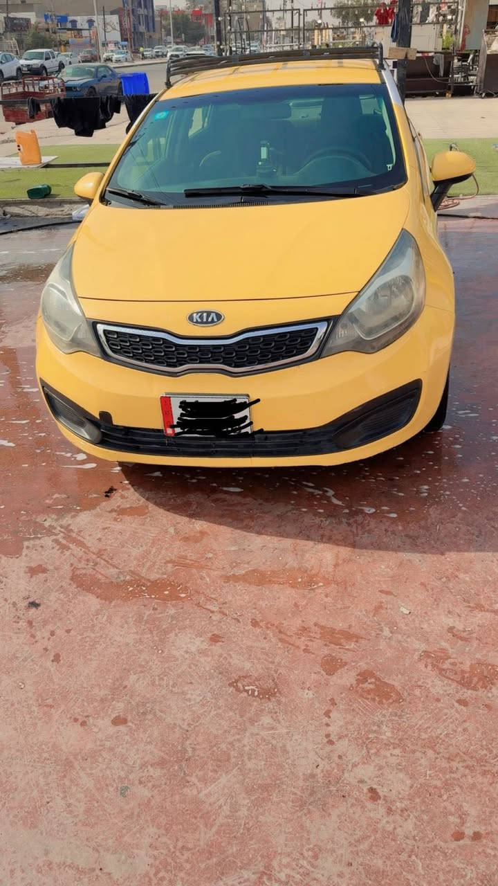 السلام عليكم..
من رخصه الأدمن

كيا ريو تكسي موديل 2012 .. رقم الدولي الجديد 
بأسمي ثاني يوم احولها بأسمك
مصفره لاغرامات والى الهيئه
وارد امريكي محرك وكير جيد جداً ..كهربائيات كامله مابيها اي نقص تدفئه وتبريد شغال وخير من الله
اطارات جدد وبطاريه جديده داخلها كلش نظيف ضررها الصندوگ فقط من امريكا ومبدل والباقي كلها ليبل واحد 
بجمها كبس مامفتوح 

السعر 75 ورقه وبيها مجال حگ الجية 
غير متواجد عالفيس 
العنوان.. بغداد البلديات قرب معجنات قلعه لبنان.. 
معجنات عسل سابقآ.. 
موبايل***********
