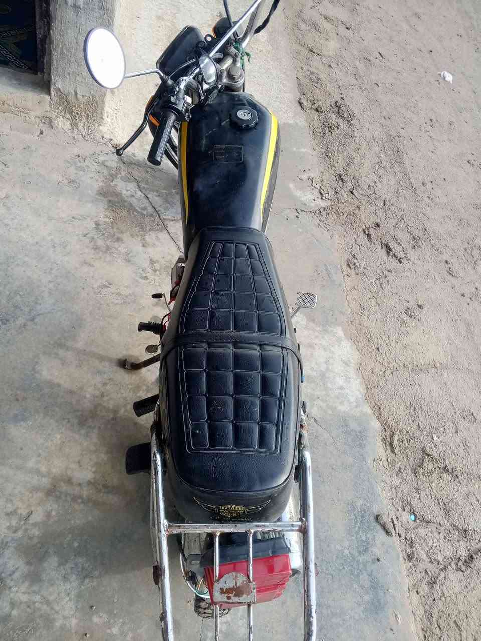 دراجه للبيع سيفان موديل 2020 دراجه مكفولة كفالة عامة بس بدون اوراق سعر 350 وبيهة  مجال رقم ***********
