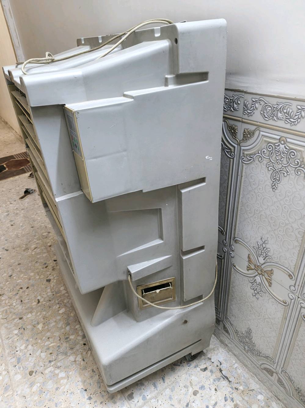 مبرده بلاستك حجم كبير نضيفه شغاله اي نقص مابيها سعر 175مكان بغداد مدينه الصدر