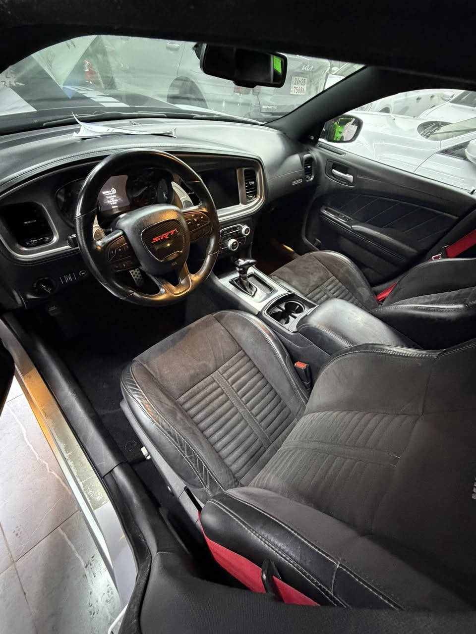 سلام عليكم للبيع  

دوج جارجر دايتونا اصل مكينه V8 5.7L 

موديل 2020 

الضرر جاملغ سايق صبغ بدون دواخل بدون ايرباك

مواصفات الدايتونا فول عده الفتحه 

مكان السياره موصل 

السعر: 257 مجال بسيط 

للتواصل:***********

***********
