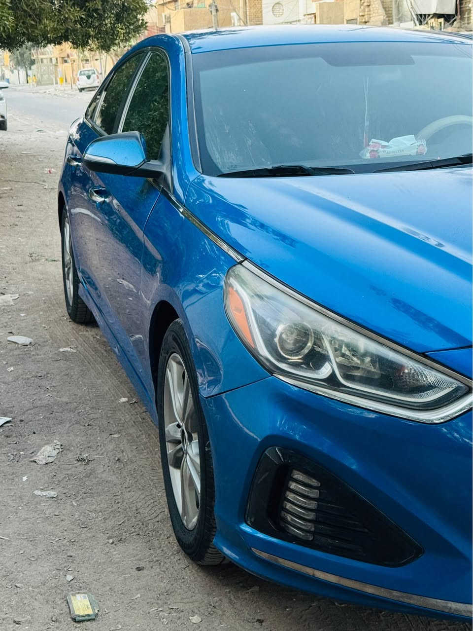 السلام عليكم للبيع للبيع فقط سوناتا 2019 وارد امريكي بدون ايرباك السونار موجود بصور شويه واكع عليه مي والشراي هم يفحص سونار وين ميريد 
المواصفات حساسات اشاير بالمري  كامرة 3 انضمت قيادة كشن السائق كهربائي السيارة احله من الصور تخم تاير الحدادية كفالة المحرك كير مكفولات السيارة برغي مناقصها وبيها طخه جدا بسيطه بالجاملغ الامامي ابو تكتك طخها 

السعر 145 وبيها مجال حك الجيه 

مكان السيارة الامين الثانية لو بشعب يم نادي النفط 

الاستفسار 👈 *********** Colombo, Sri Lanka
