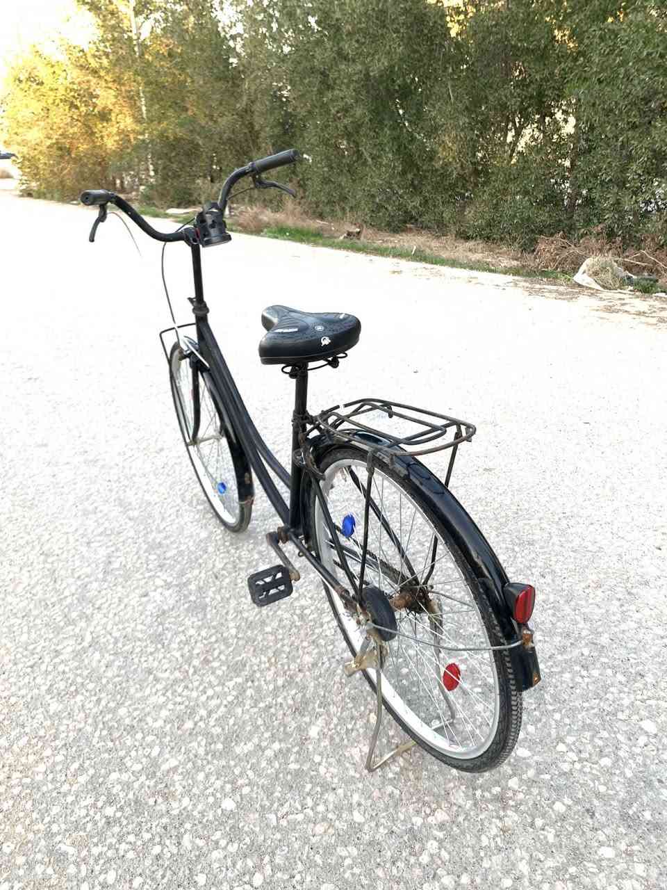 السلام عليكم 
بايسكل لبيع سعره 65 وبي مجال***********
