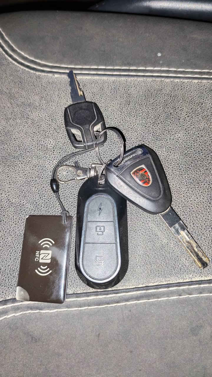 دراجه سكنس شحن موديل 2025
6 بطاريات 72 فولت 38 أمبير Deluxe
دراجه نظافه %90
عمر البطاريات سنه مع وصل الشراء من محلات حسن وحسين الشحنه تكفيك 40 كيلو حقيقي
دراجه الحمد لله مابيهه اي نقص مع كامل ملحقاتها
بيهه درع للحمايه وجنطه اضافيه وسويج وبصمات عدد٢ وخوذه هديه مع جهاز انذار 
4سرع والسرعه الكليه 60
السعر 650 قفل تجي وتشوف الوصل بعينك بشكد صايره عليه وتشوف النظافه والنعومه 
العنوان/ حي الجهاد
الرقم واتساب /***********
