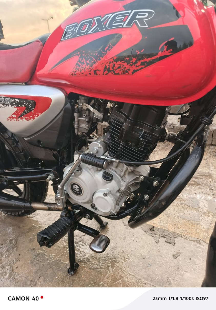 السلام عليكم دراجة بوكسر للبيع موديل 2023 مرقم بغداد دراجة خير من الله دراجة نضيفة سعر 2500 وبيهة مجال ***********
