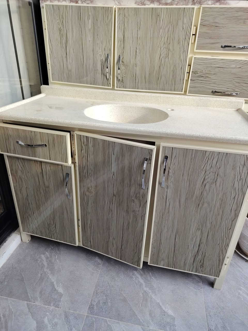 ئەو کەوەنتەرە بۆ فرۆشتن  نرخی 160 هەزار لە هەولێر شاوێس
***********
