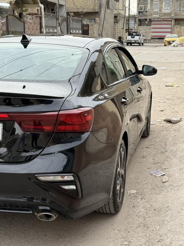 فورتي 21 رقم بغداد نكليزي
ماشيه 50 ميل 
حادث بنيد بارد فقط بدون دواخل بدون صبغ 
صدر امامي خلفي جديد وضع الشركة 
تخم تاير جديد لايت زنون 
شاشه تدعم الكار بلي 
تحديد مسار 
مانع انزلاق 
كروز مثبت 
دوشمه 
سونار داخل المنشور

السعر 138 وبي مجال 

***********
