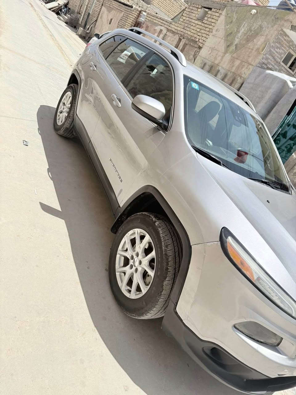 جيب بزون شيروكي
موديل 2018 وارد امريكي 
رقم  بغداد 
 ألماني باسمي تحويل ثاني يوم سنوية 2030 
ضربه جاملغ ودعاميه الاماميه 
محرك 3200 فور ويل دفع رباعي  6 سلندر 
تشغيل عن بعد 
بيبان بصمة 
كير  اوتماتيك  وعادي 
تبريد خير من الله 
حدادية كامله 
كير ومكينه ضمان عشر سنوات 
كامره خلفية شاشة كبيرة
اربع انظمة للقيادة 
اشارة ترحيب 
السيارة جاهزة من كل شي 
بيها طخات وظربات بسيطة 
سياره فول مواصفات عدا الفتحه 

اي نقص مابيه بعد 

السعر 110

للاستفسار ***********   واتساب  سوق الشيوخ ذي قار
