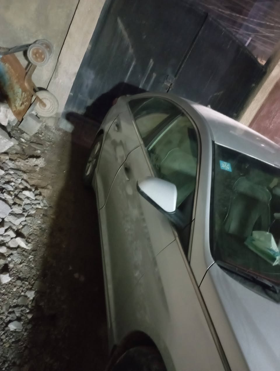 سلام عليكم
عندي سوناتا وارد امريكي 16كلين بدون حادث كير مكينه حداديه كلها تمام بأسمي السياره 
سنويه 2029 بيها صبغ كم قطعه 
العنوان البصره 5ميل الكندي
رقم الهاتف/***********
السعر 125$ وبيها مجال للشراي
