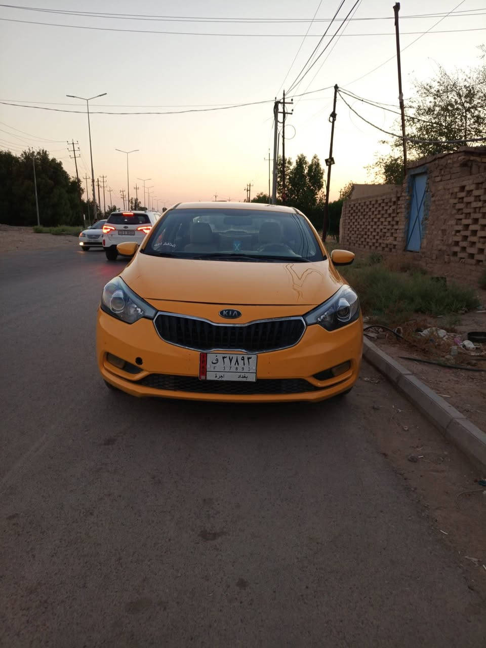 السلام عليكم 
سيراتوا موديل 2015 رقم بغداد محرك 1600
مكفوله من التبديل والحادث كير مكينه مكفولات 
تبريدها ضعيف السعر 105 وبيها مجال 
مكانها كوت مركز المدينة ***********.
