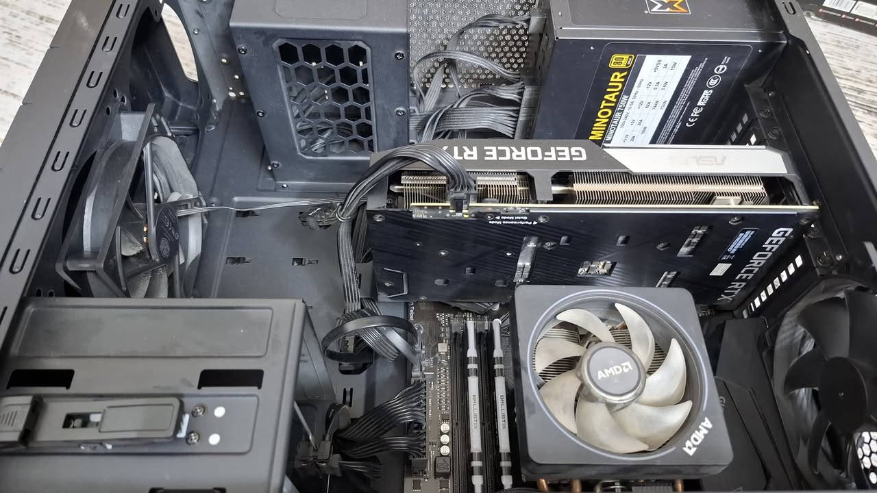 سلام عليكم
*كل الكراتين موجوده

Ryzen 5 3500x 
Ram 16Gb ddr4 
Ssd 2TB
Rtx 3060ti Asus 
Power supply xigmatech 750w gold
M.b gigabyte b550 gaming x


**إذا كنت صاحب هذا الإعلان وتريد حذفه لأي سبب، رجاءا أرسل رسالة إلى الدعم الفني**