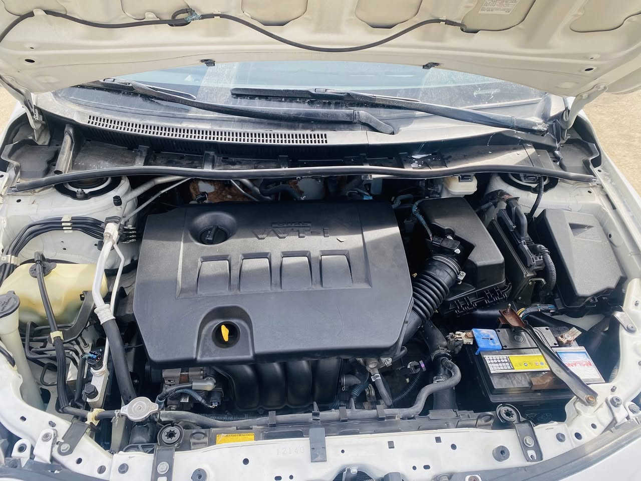 السلام عليكم كرولا 2012 امريكي السيارة مكفولة من الضربة بيها ثلاث كرتات فقط محرك كير سنوية رقم كله جديد كلشي موضح بالصور وحتى فيديو سعرها 133 وبيها مجال الي يحب يراسلني واتساب ***********
