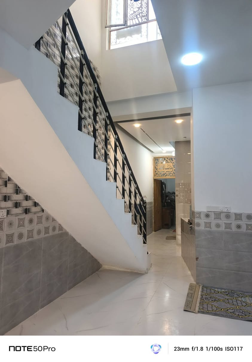 بيت 100متر طابق ونص  كربلاء حي القدس بناء حديث درجه اولى للبيع
***********
