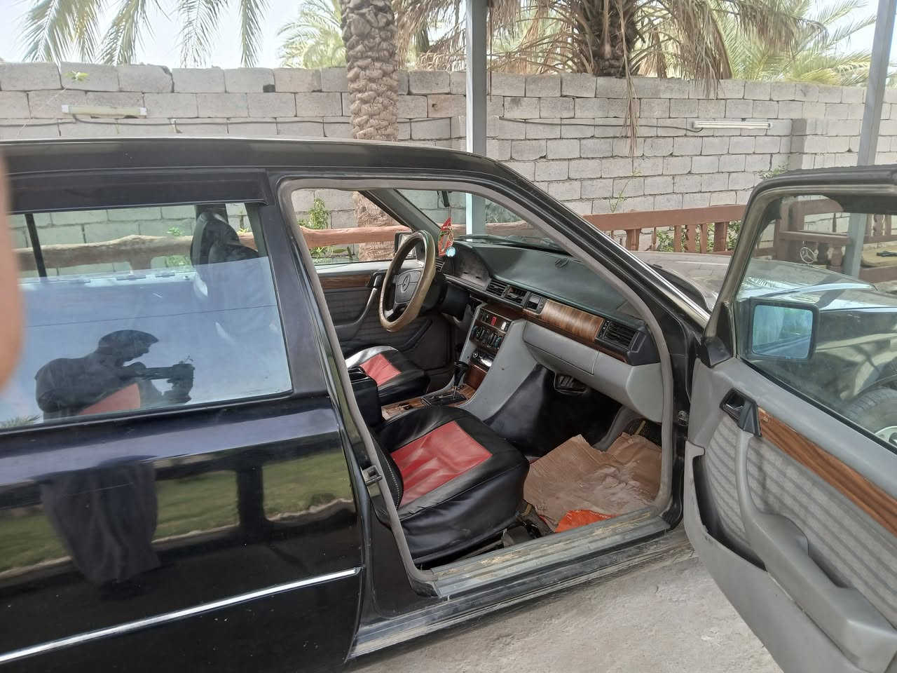 السلام عليكم
للبيع او مراوس ب كاسحة 
مارسيدس دب ٩١
رقم اربيل بأسمي تحويل ثاني يوم 
مصبوغه عام ضربة جاملغ و نص التكمه يم السايق 
قواعد دبل سليمات 
صدرها ٦٠ بالمية تخم تاير باتري جديد
داخلها نظيف سنوية ساقطه اتحمل الغرامه 
التبريد فقط بوري يم الراديتر نكسر شرط شغال
مكانها ديالى


**إذا كنت صاحب هذا الإعلان وتريد حذفه لأي سبب، رجاءا أرسل رسالة إلى الدعم الفني**