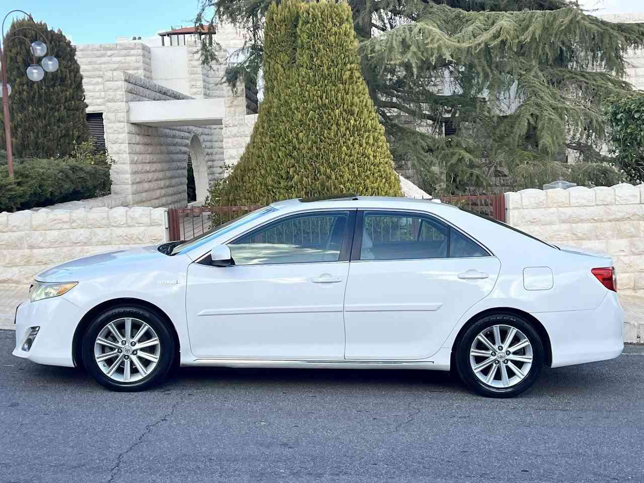 تويوتا كامري هايبرد موديل (2014)
لون ابيض لؤلؤي مميز 

فحص جيد ضربة راس 

بدون ملاحظات 

 نظام قرأت العداد بالكيلو  قاطعة مسافه 120 الف 

محرك هايبرد 2.500قوي واقتصادي جدا 

فتحه بالسقف 3 حركات 

كراسي مدفية 

كراسي جلد 

مري ضب كهربائيه (اصلي )

حساسات امامي وخلفي (اصلي) 

شاشة وكاميرا خلفيه 

مسجل cd وبلوتوث و Aux

بصمة ابواب 

مكيف مركزي 

اضوية زنون 

كشافات 

كوشوك بحالة جيده 

دهان ممتاز 

مكيف حامي بارد يعمل 100%

غرفة داخلية لون بيج بحالة الوكالة 

تحكم سترينج 

مثبت سرعه 

مكانيك وكهرباء 100%

 نظام الهايبرد وبطارية الهاييرد (الاصليه) فحص 100%

السيارة بحالة الوكالة لا تحتاج الا اي نوع من انواع الصيانة تتضمن "عدة السيارة" الأساسية والسبير (الإطار الاحتياطي)

السعر (12400)

لتوصل 0781667387


**إذا كنت صاحب هذا الإعلان وتريد حذفه لأي سبب، رجاءا أرسل رسالة إلى الدعم الفني**